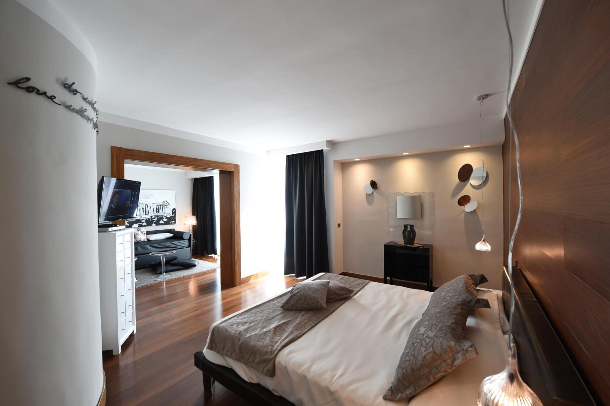 Suite with Sea View,1279795759:JPEG